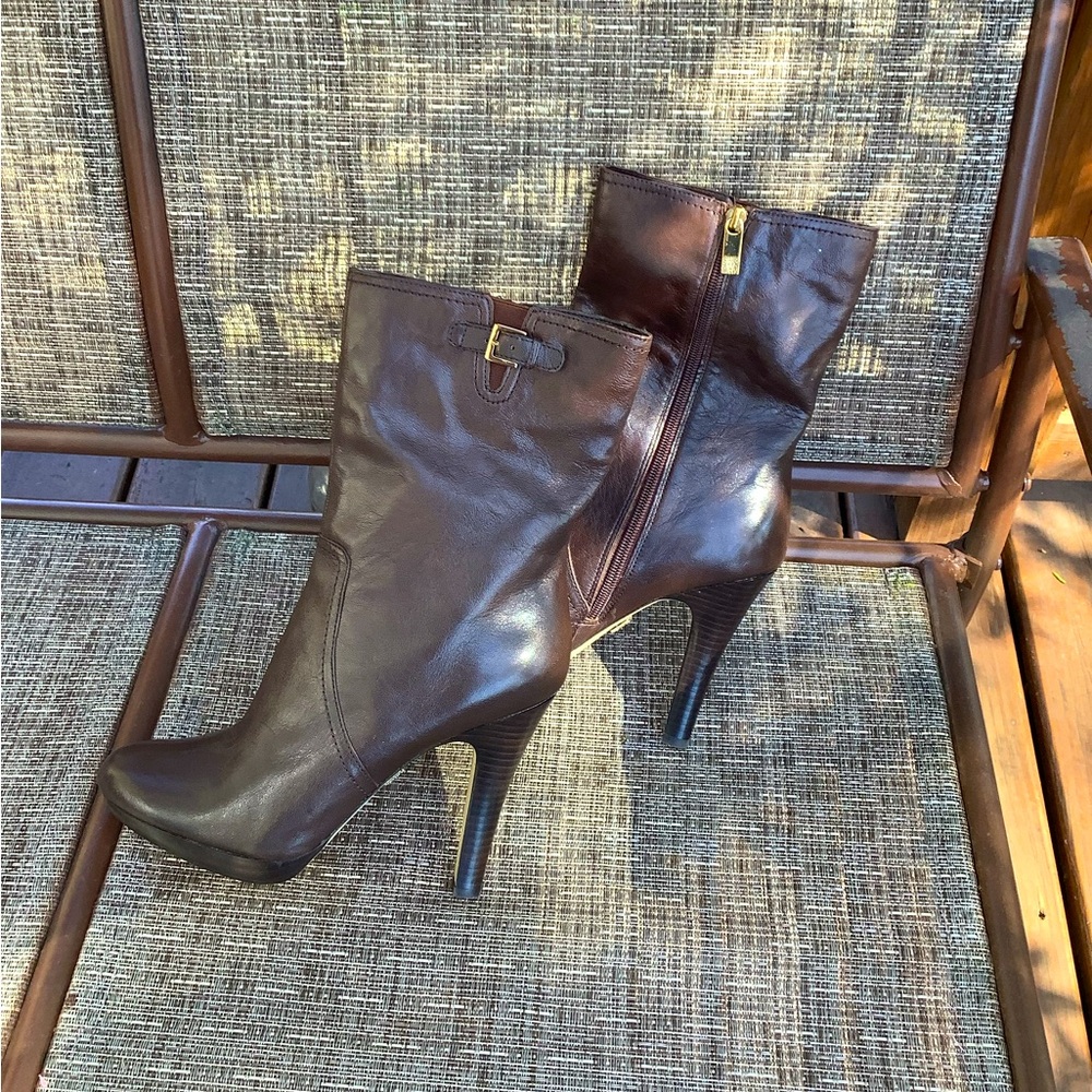 Stylish genuine leather boots 🌹